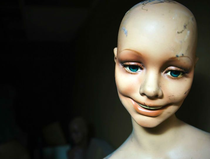 Mannequins im Unterholz CreepypastaWiki